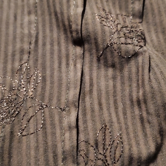 5 For 25$ Apt 9 button down blouse - Picture 4 of 4